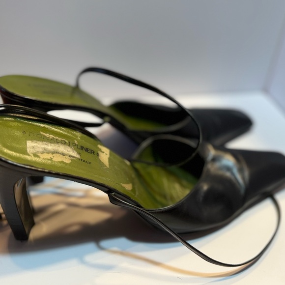 Donald Pliner black mud heel strap on pump - Picture 3 of 4